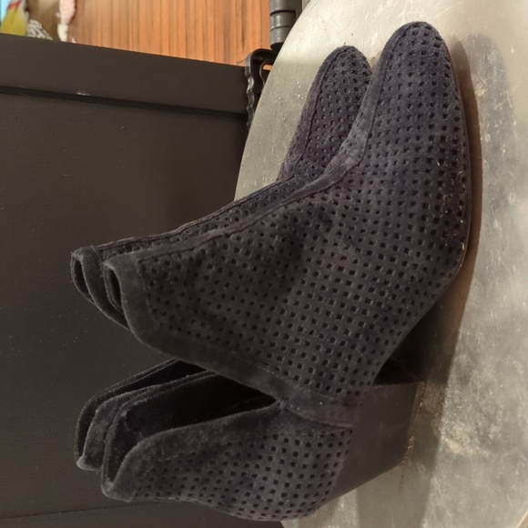 Splendid | perforated suede navy ankle booties - Picture 6 of 7
